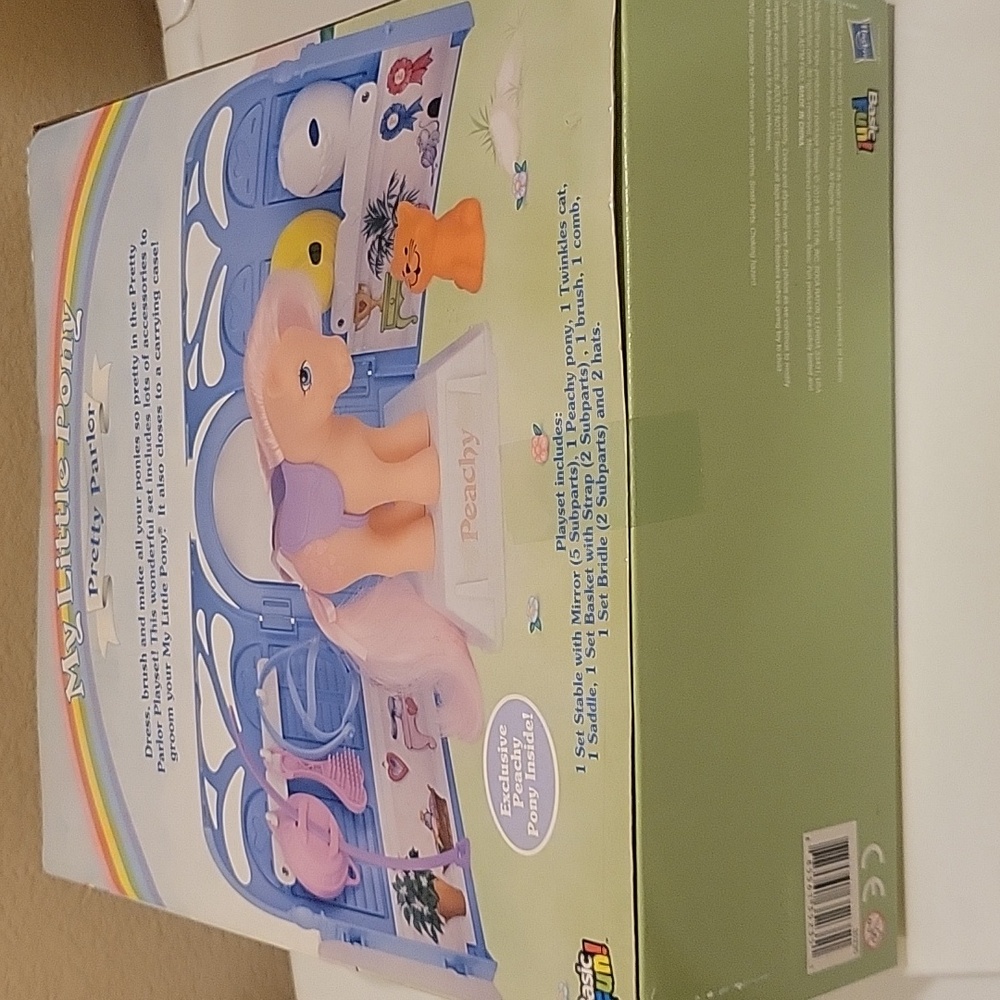 My Little Pony 35th Anniversary Peachy Playset - Picture 9 of 9